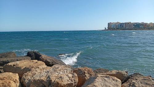 Moja Laguna-Beachside Apartment