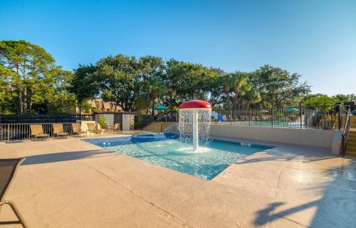 Quiet Hilton Head Getaway with WiFi Pool Hot Tub & Ocean View photo 21