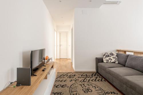Zero Stress - Park & Ride - Private Parking Included, close to Metro to Duomo, Stadio San Siro
