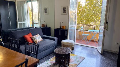 Stay in front of the San Paolo subway station!