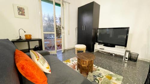 Stay in front of the San Paolo subway station!