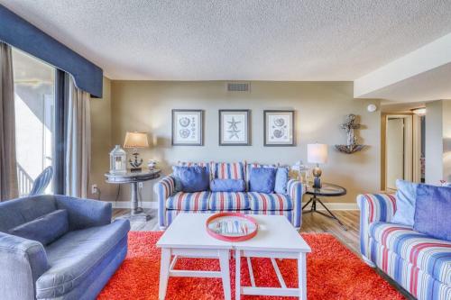 Spacious villa with pool hot tub playground & cute decor - steps from beach photo 9