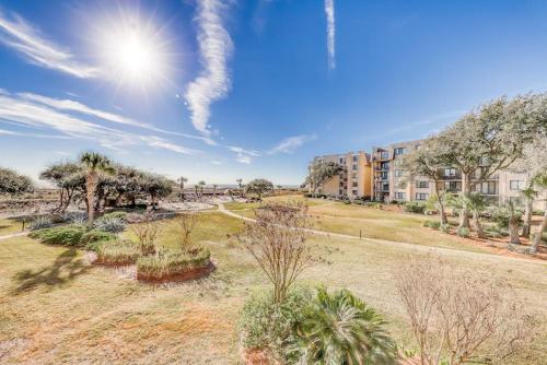 Spacious villa with pool hot tub playground & cute decor - steps from beach photo 13