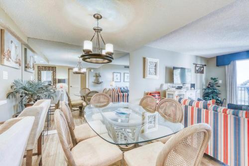 Spacious villa with pool hot tub playground & cute decor - steps from beach photo 14