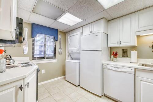 Spacious villa with pool hot tub playground & cute decor - steps from beach photo 18