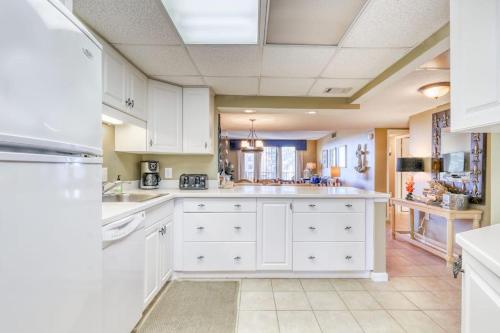 Spacious villa with pool hot tub playground & cute decor - steps from beach photo 20