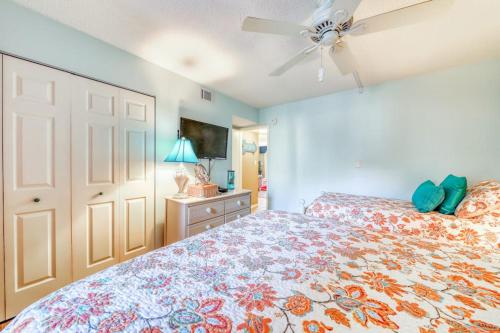 Spacious villa with pool hot tub playground & cute decor - steps from beach photo 25