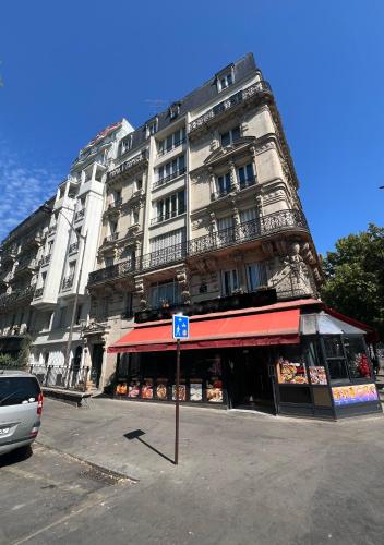 Parisian - 2 Bedroom Apartment near Gare du Nord Direct to Roissy CDG