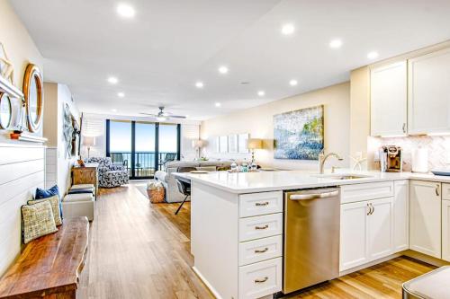 Cozy oceanfront villa tennis courts hot tub shared pool and ocean view photo 10