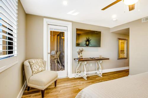 Cozy oceanfront villa tennis courts hot tub shared pool and ocean view photo 19