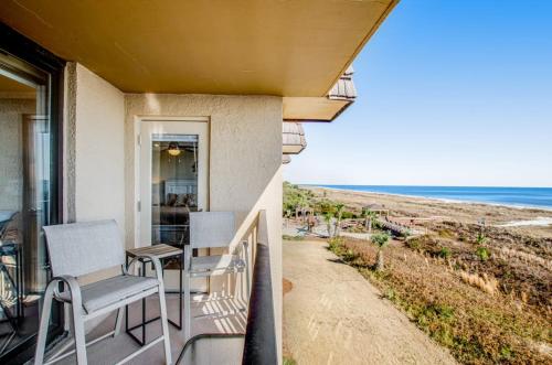 Cozy oceanfront villa tennis courts hot tub shared pool and ocean view photo 28
