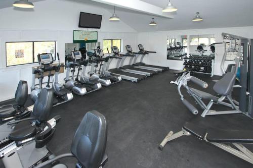 Cozy oceanfront villa tennis courts hot tub shared pool and ocean view photo 43