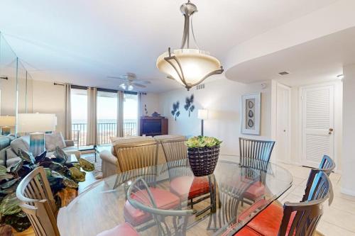 Oceanfront Villa with Ocean Views Shared Pool Hot Tub and More - Walk to Beach photo 9