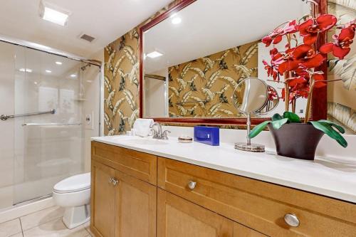 Oceanfront Villa with Ocean Views Shared Pool Hot Tub and More - Walk to Beach photo 18