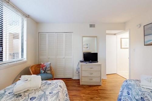 Oceanfront Villa with Ocean Views Shared Pool Hot Tub and More - Walk to Beach photo 20