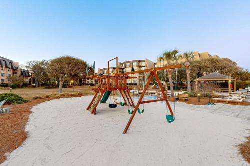 Oceanfront Villa with Ocean Views Shared Pool Hot Tub and More - Walk to Beach photo 24