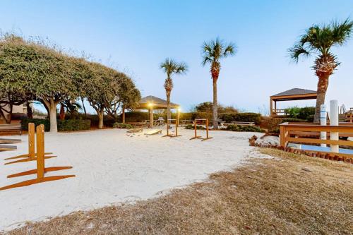 Oceanfront Villa with Ocean Views Shared Pool Hot Tub and More - Walk to Beach photo 26