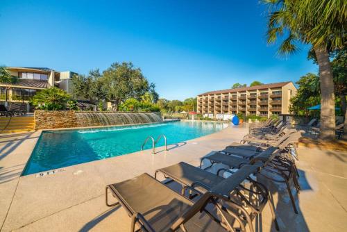 Oceanfront Villa with Ocean Views Shared Pool Hot Tub and More - Walk to Beach photo 38
