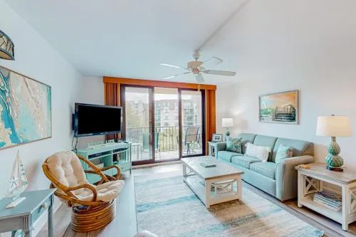 3rd-floor condo with balcony lagoon views pools tennis courts & beach access photo 1