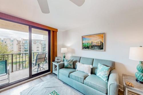 3rd-floor condo with balcony lagoon views pools tennis courts & beach access photo 5
