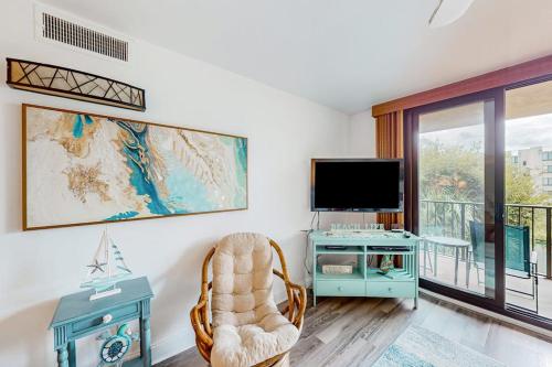3rd-floor condo with balcony lagoon views pools tennis courts & beach access photo 6