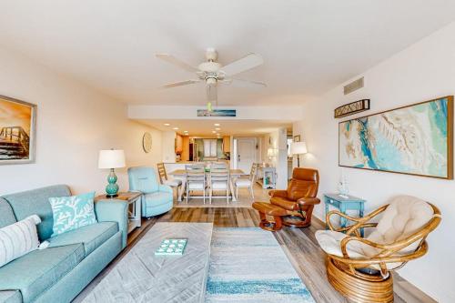 3rd-floor condo with balcony lagoon views pools tennis courts & beach access photo 7