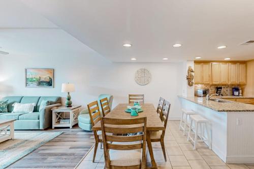 3rd-floor condo with balcony lagoon views pools tennis courts & beach access photo 9