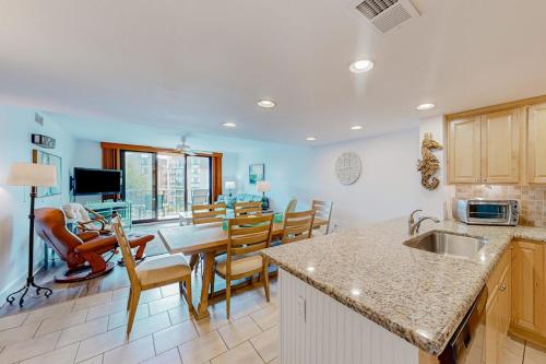 3rd-floor condo with balcony lagoon views pools tennis courts & beach access photo 11