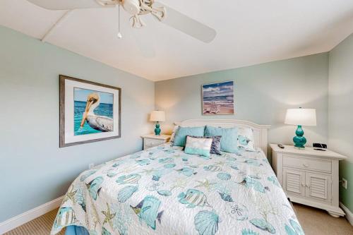 3rd-floor condo with balcony lagoon views pools tennis courts & beach access photo 16