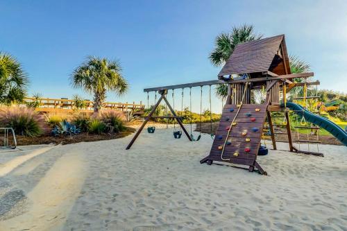 3rd-floor condo with balcony lagoon views pools tennis courts & beach access photo 35