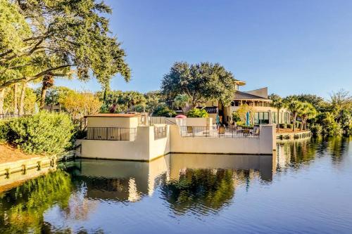 3rd-floor condo with balcony lagoon views pools tennis courts & beach access photo 33