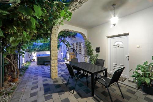 Holiday home with hot tub Zadar - 25838