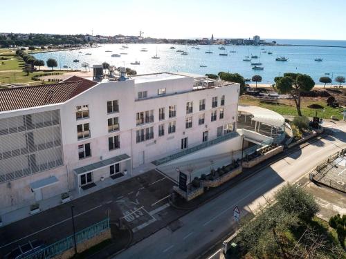 Apartments with swimming pool Rozac, Umag - 27248