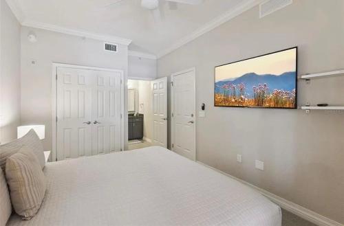 MINUTES FROM DISNEY 3bed 3bath Poolside at LUXURIOUS RESORT photo 17