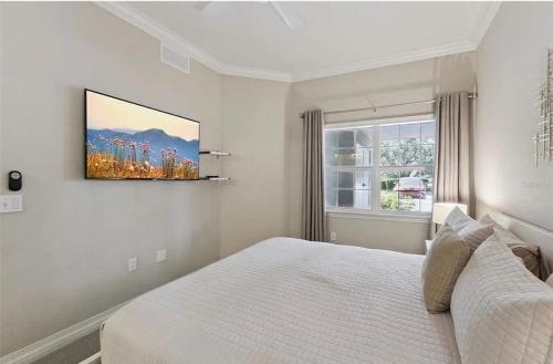 MINUTES FROM DISNEY 3bed 3bath Poolside at LUXURIOUS RESORT photo 13