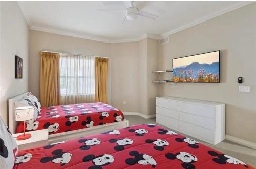 MINUTES FROM DISNEY 3bed 3bath Poolside at LUXURIOUS RESORT photo 12