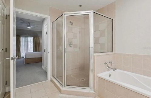 MINUTES FROM DISNEY 3bed 3bath Poolside at LUXURIOUS RESORT photo 8