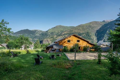 Chalet Le Petit Bes by Leavetown Vacations