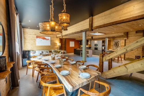 Chalet Le Petit Bes by Leavetown Vacations