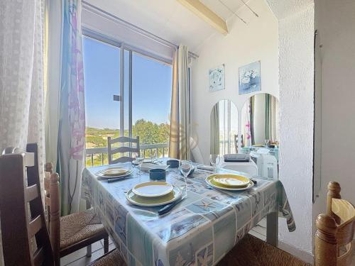 Blue Lagoon–4 peopl–Piscine-Tennis
