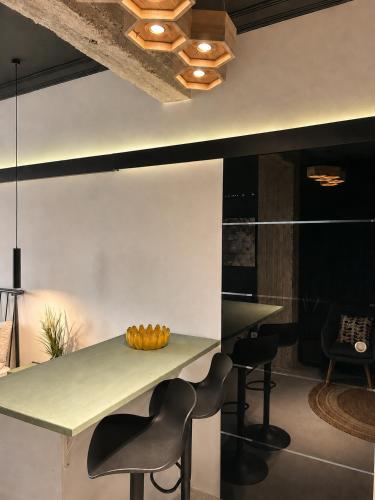 Chic Athens Suite Modern & Central