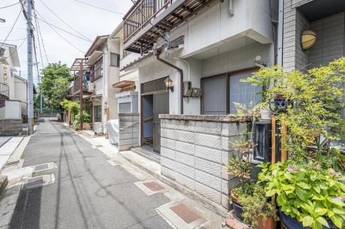 Fully renovated old house near Okayama Station-Compact and comfortable private rental-Up to 6 people-Ideal base for sightseeing-Quiet residential neighborhood