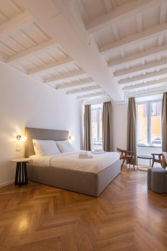 Palazzo Taverna Apartments