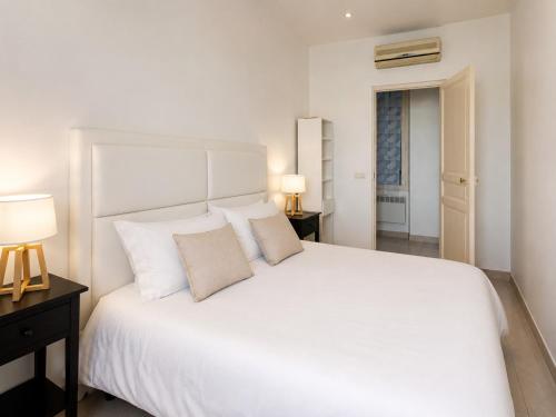 2 Bedroom Apartment Cannes Center by Sweet Accommodation
