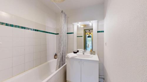 L'Acacia by expat renting - Piscine - Balcon