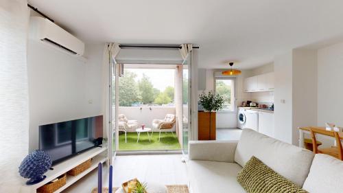 L'Acacia by expat renting - Piscine - Balcon