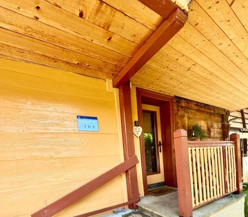 Cosy apartment in heritage protected swiss chalet