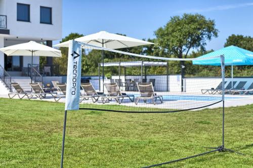 Villa Enigma BD 6 with pool ,Parking, BBQ, replax