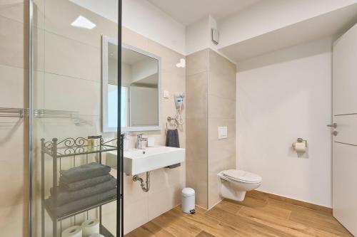 Villa Enigma BD 6 with pool ,Parking, BBQ, replax