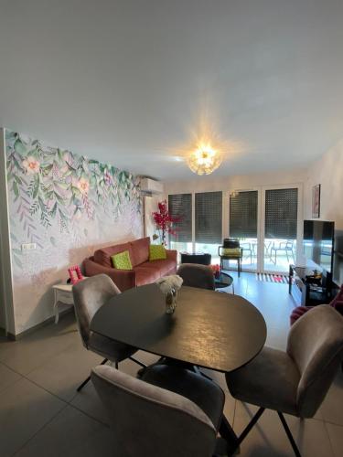 Pépite Suites - LE BOUDOIR DU LAC - Proche du lac et de la vielle ville avec garage privée